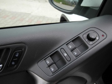 Volkswagen Tiguan I SUV 2.0 TDI CR DPF 140KM 2008 Volkswagen Tiguan Webasto 4x4 Nawigacja Bi-Xenon Klimatronik 2.0 Diesel, zdjęcie 30