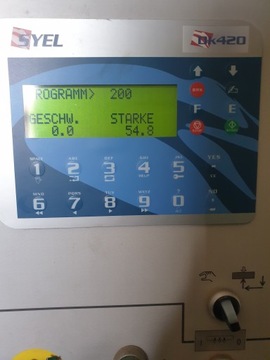 Широколенточная шлифовальная машина Felder формата 4, вакуумная швейная тарелка 130 см.