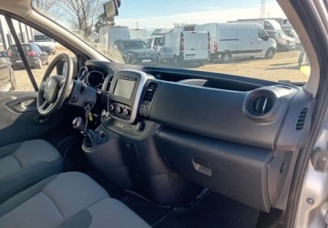 Renault Trafic III 2019 Renault Trafic Renault Trafic Combi 3,0t Life 2.0 Diesel 120KM, zdjęcie 15