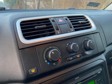 Skoda Fabia II Kombi 1.4 i 16V 85KM 2009 Skoda Fabia Skoda Fabia 1.4 MPI 5- Drzwi Klimatyzacja Bez Korozji Full Ser, zdjęcie 24