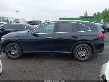Mercedes GLC C254/X254 2024 Mercedes-Benz GLC 300 4Matic 2024 2.0l 2.0 Benzyna 255KM, zdjęcie 2