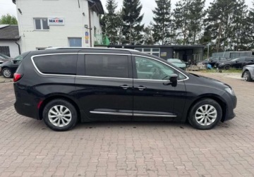 Chrysler Pacifica II 2018 Chrysler Pacifica 2018 Chrysler Pacifica kamery 360 auto w Polsce po akcyz, zdjęcie 2