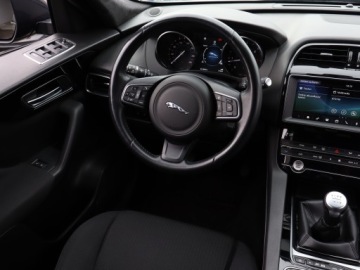 Jaguar F-Pace SUV 2.0 iD4 163KM 2019 Jaguar F-Pace E-Performance, Klima, Klimatronic, zdjęcie 6