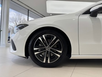 Mercedes CLA C118/X118 Coupe Facelifting 1.3 200 163KM 2024 Mercedes-Benz CLA 200 7G-DCT / LED / Kamera / CarP, zdjęcie 16