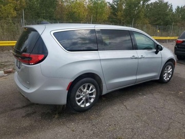 Chrysler Pacifica II 2023 Chrysler Pacifica Touring L 2023 3.6l 3.6 Benzyna 287KM, zdjęcie 3