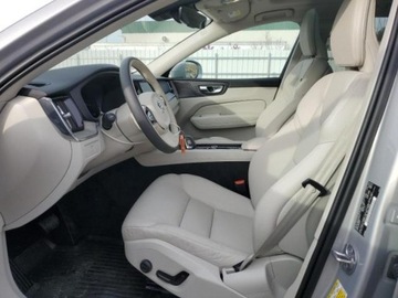 Volvo XC60 II 2023 Volvo XC 60 Plus, 2023r., 4x4, 2.0L, zdjęcie 7