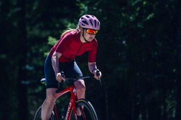 Велосипедный шлем ABUS Macator Shiny Rose - M