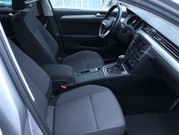 Volkswagen Passat B8 Variant 2.0 TDI BlueMotion SCR 150KM 2019 VW Passat 2.0 TDI, Salon Polska, Automat, Klima, zdjęcie 8