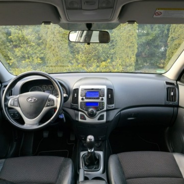 Hyundai i30 I Hatchback Facelifting 1.6 CRDi 90KM 2011 Hyundai i30 1.6 Diesel Manual Lift Serwis 2 Klucze, zdjęcie 34