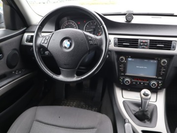 BMW Seria 3 E90-91-92-93 Touring E91 2.0 318i 129KM 2006 BMW 3 318 i, GAZ, Klima, Klimatronic, Tempomat, zdjęcie 6