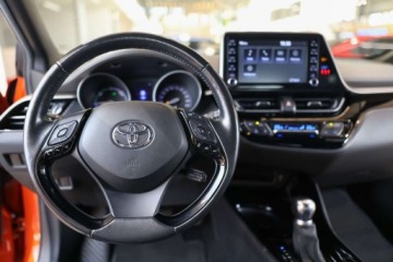 Toyota C-HR I Crossover Facelifting 2.0 Hybrid Dynamic Force 184KM 2020 Toyota C-HR Toyota C-HR 2.0 Hybrid Selection 2.0 Hybryda 184KM, zdjęcie 15