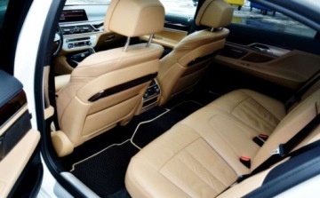 BMW Seria 7 G11-G12 Sedan Facelifting 4.4 750i 530KM 2020 BMW Seria 7 M-Pakiet X-Drive Maly przebieg, Bogata wersja wyposazenia,, zdjęcie 32