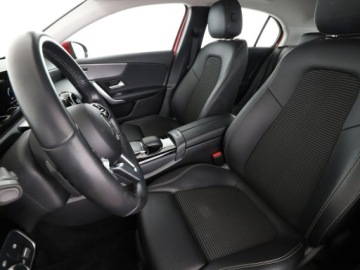 Mercedes Klasa A W177/V177 Hatchback 2.0 220 190KM 2019 Mercedes A 220 Progressive automat półskóra, zdjęcie 12