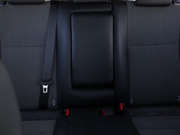 Toyota Auris II Hatchback 5d Facelifting 1.8 Hybrid 136KM 2015 Toyota Auris Hybrid, Salon Polska, Serwis ASO, zdjęcie 9