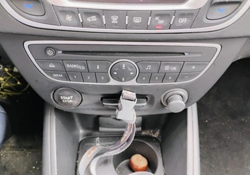 Renault Megane III Hatchback 1.5 dCi FAP 90KM 2011 Renault Megane 2011r, 1.5DCI VAN, Lekko uszkodzony tyl. Jezdzi. 1.5 90KM, zdjęcie 13