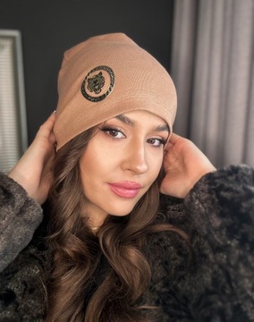 Женская шляпа весенняя световая свет тонкая уютная женщина