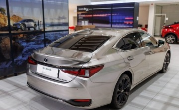 Lexus ES VII (XV70) Sedan Facelifting 300h 218KM 2024 Lexus ES 300h F Sport Dign 2.5 Hybryda 218KM, zdjęcie 5
