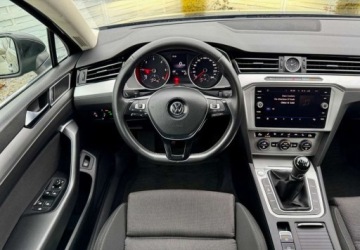 Volkswagen Passat B8 Variant 2.0 TDI BlueMotion SCR 150KM 2018 Volkswagen Passat Volkswagen Passat 2.0 TDI BMT Comfortline 2.0 Diesel, zdjęcie 5