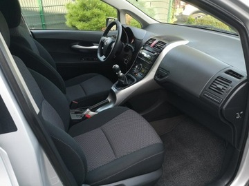 Toyota Auris I Hatchback 5d Facelifting 1.6 Valvematic 132KM 2011 Toyota Auris 1.6 Benzyna 132KM Klimatr LIFT Isofix, zdjęcie 18