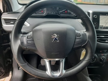 Peugeot 208 I Hatchback 5d Facelifting 1.2 PureTech 82KM 2019 PEUGEOT 208 (CA_, CC_) 1.2 82 KM, zdjęcie 8