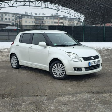 Suzuki Swift IV Hatchback 5d 1.3 92KM 2009 Suzuki Swift 1.3 Comfort dance, zdjęcie 5