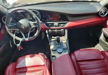 Alfa Romeo Giulia II Sedan 2.0 TBi 280KM 2017 Alfa Romeo Giulia Auta z USA - Zapytaj o wiecej ofert 2.0 Benzyna 280KM, zdjęcie 10