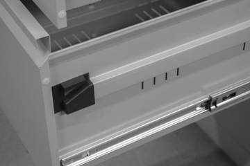 МЕТАЛЛИЧЕСКИЙ ШКАФ ДЛЯ ДОКУМЕНТОВ PAT С 4 ЯЩИКАМИ.