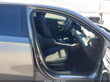 Mercedes Klasa A W177/V177 2021 Mercedes-Benz Klasa A 35 AMG 4Matic 2021 2.0l 2.0 Benzyna 302KM, zdjęcie 9