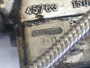 AUDI 80 B3 1.8 i РАСПРЕДЕЛИТЕЛЬ ТОПЛИВА 0438121011