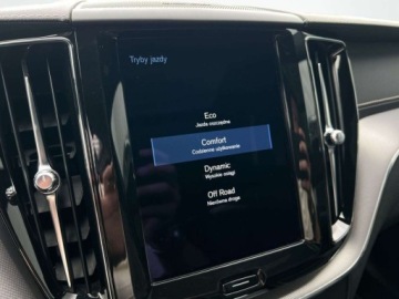 Volvo XC60 II 2021 Volvo XC 60 AWD R-Design 2021 Panorama Kamera 360 HUD Pilot Assist ACC Bli, zdjęcie 33