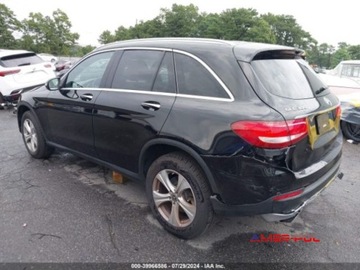 Mercedes GLC C253 2018 Mercedes-Benz GLC 2018 r.,2,0L 300 4MATIC 2.0 Benzyna 241KM, zdjęcie 9