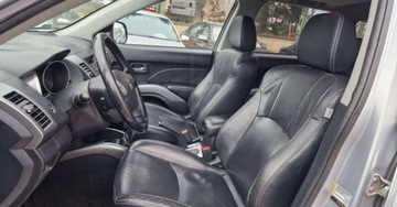 Mitsubishi Outlander II 2.0 DID DOHC 140KM 2007 Mitsubishi Outlander 2.0 di-d 140KM 4WD 7osobowy 2.0 Diesel 140KM, zdjęcie 12
