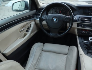 BMW Seria 5 F10-F11 Limuzyna 530d 245KM 2010 BMW 5 530d, 241 KM, Skóra, Navi, Xenon, Bi-Xenon, zdjęcie 6
