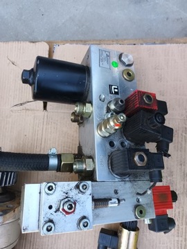 Rozdzielacz hydrauliczny LOG HYDRAULIK 52006295