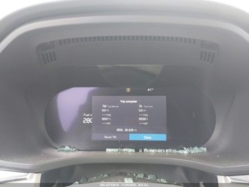 Volvo XC60 II 2024 Volvo XC 60 b5 core dark theme, 2024r., 4x4, 2.0L 2.0 Benzyna 247KM, zdjęcie 10