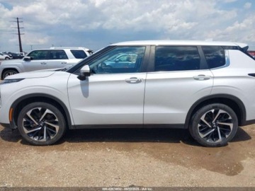 Mitsubishi Outlander III 2023 Mitsubishi Outlander SE S-Awc 2023 2.5l 2.5 Benzyna 181KM, zdjęcie 2