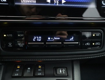 Toyota Auris II Hatchback 5d Facelifting 1.8 Hybrid 136KM 2015 Toyota Auris Hybrid, Automat, Skóra, Klima, zdjęcie 21