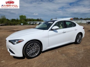 Alfa Romeo Giulia II Sedan Facelifting 2.0 Turbo 280KM 2021 Alfa Romeo Giulia Ti 2021 2.0 Benzyna 280KM