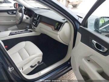 Volvo XC60 II 2021 Volvo XC 60 T5 Momentum 2021 2.0l 2.0 Benzyna 250KM, zdjęcie 7