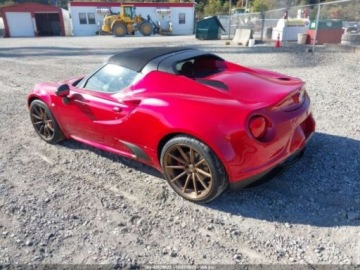 Alfa Romeo 4C 2016 Alfa Romeo 4C 2016 ALFA ROMEO 4C SPIDER 1.7 Benzyna 237KM, zdjęcie 2
