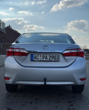 Toyota Corolla XI Sedan 1.33 Dual VVT-i 99KM 2014 Toyota Corolla BenzynaPrzebiegBEZWYPADKOWY Klima ZADBANY Oplacony Zamiana, zdjęcie 2