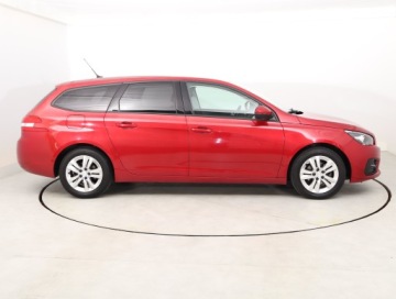 Peugeot 308 II SW Facelifting 1.2 PureTech 130KM 2018 Peugeot 308 1.2 PureTech, Salon Polska, zdjęcie 5