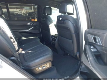 BMW X7 2021 BMW X7 M50i 2021 4.4 Benzyna 523KM, zdjęcie 12