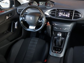 Peugeot 308 II Hatchback 5d 1.2 PureTech 130KM 2016 Peugeot 308 1.2 PureTech, Navi, Klima, zdjęcie 6