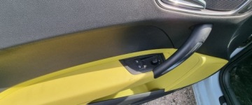 Audi A1 I Hatchback 3d 1.2 TFSI 86KM 2012 Audi A1 3-drzwiowe 2012r, 1.2 Benzyna. Lekko uszkodzony lewy bok. Jezdzi., zdjęcie 10
