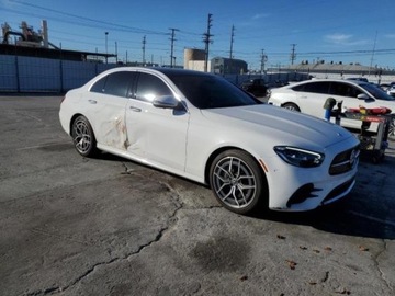 Mercedes Klasa E W213 2022 Mercedes-Benz Klasa E 350, 2022r., 2.0L, zdjęcie 1
