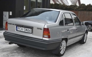 Opel Kadett E Sedan 1.4 i 60KM 1991 Opel Kadett Opel Kadett 1.4 GL 1.4 Benzyna 60KM, zdjęcie 3