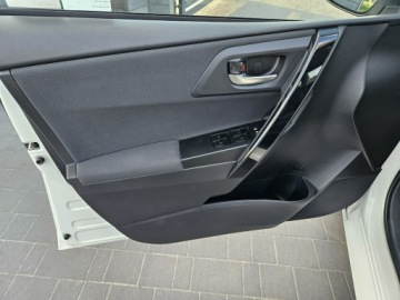 Toyota Auris II Hatchback 5d Facelifting 1.6 Valvematic 132KM 2018 Toyota Auris Polski salon, Kamera cofania,Premium, zdjęcie 15