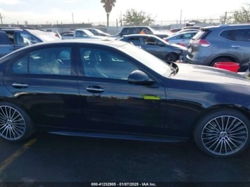 Mercedes Klasa C W206 2024 Mercedes-Benz Klasa C 2024, 2.0L, C 300 2.0 Benzyna 255KM, zdjęcie 3