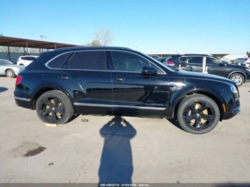 Bentley Bentayga 2017 Bentley Bentayga W12 2017 6.0 Benzyna 600KM, zdjęcie 7